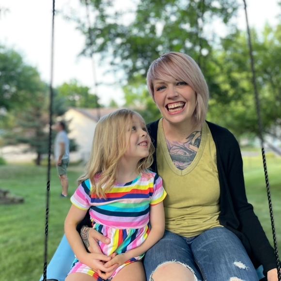 Meet your Posher, Crystal - Picture 2 of 7